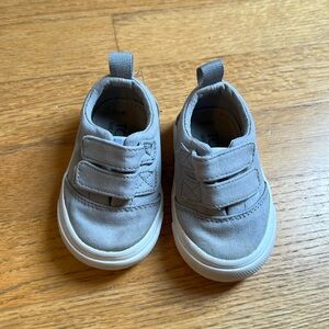 Tiny Toms grey canvas sneaker